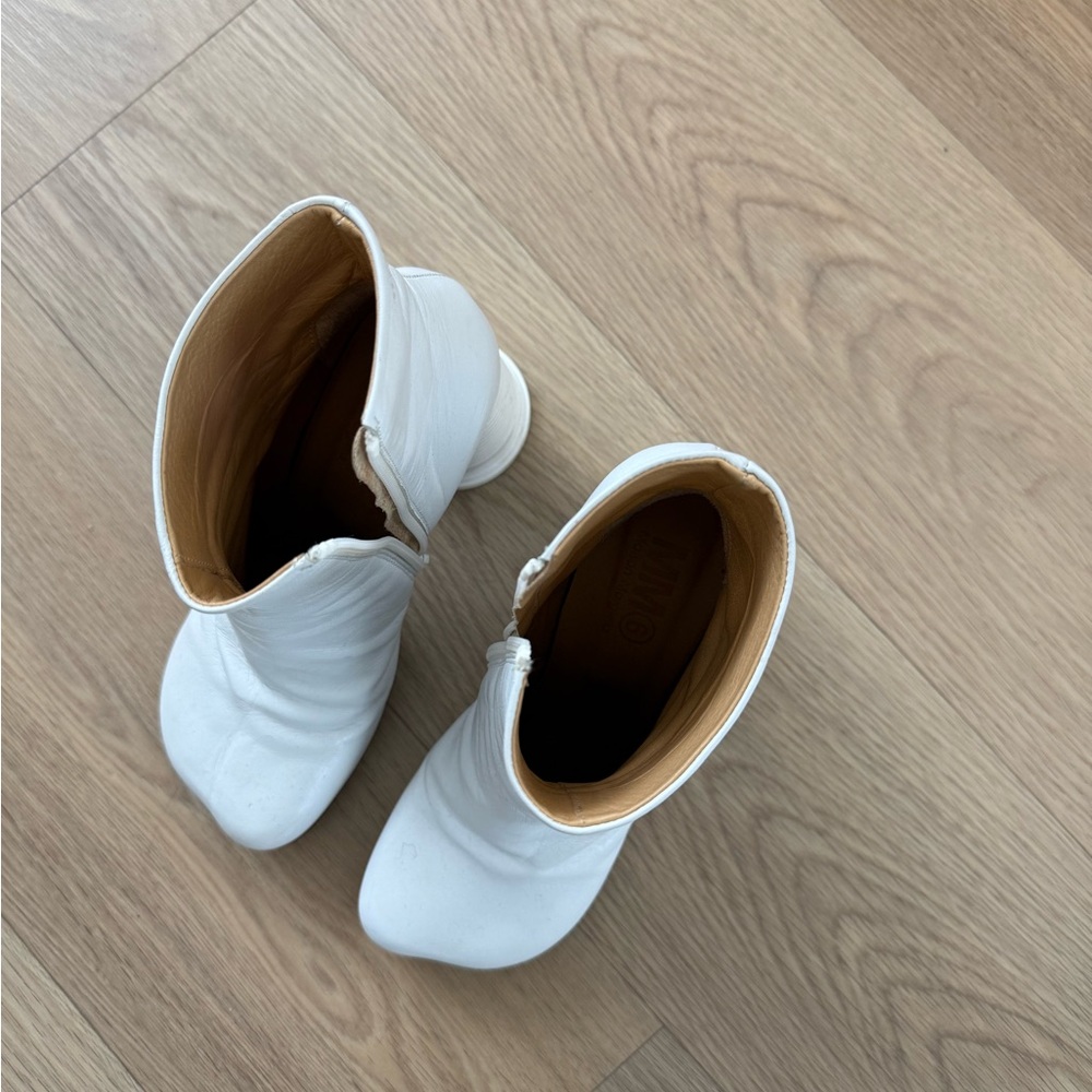 MM6 Maison Margiela Cup Heel White Ankle Boots - Picture 2 of 6